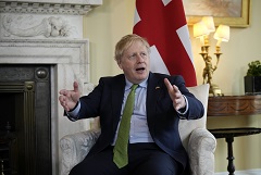 Джонсон извинился за вечеринки во время карантина