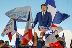Макрон обвинил Ле Пен в тайном стремлении вывести Францию из ЕС