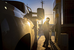 США разрешат продажу бензина с 15%-ным содержанием этанола, чтобы сдержать цены