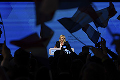 Ле Пен пообещала выход Франции из командования НАТО в случае избрания президентом