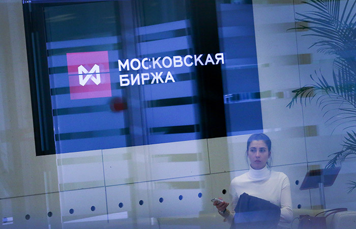 Рынок акций РФ отскочил выше 2400п по индексу МосБиржи