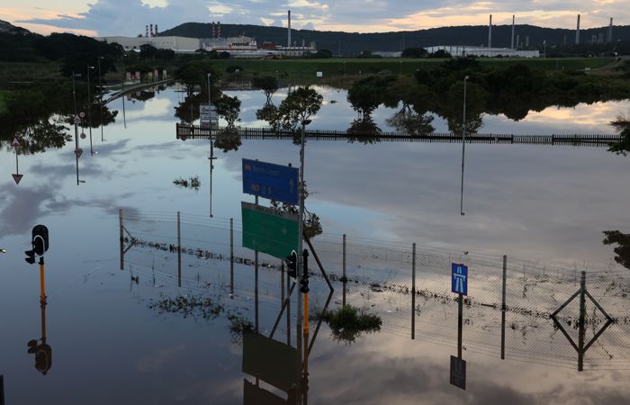 Более 300 человек стали жертвами наводнения в Южной Африке