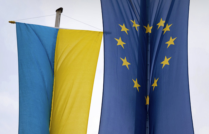 Зеленский передал заполненный опросник для получения Украиной статуса кандидата в ЕС