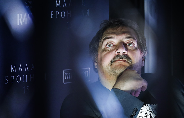 Романы Быкова, Глуховского и Яхиной вошли в лонг-лист премии "Большая книга"