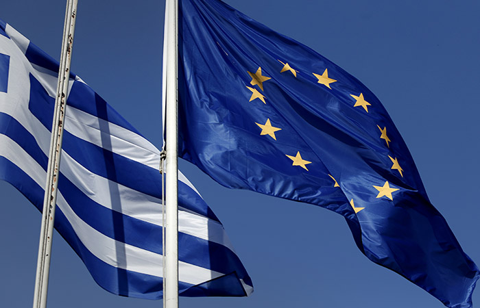 В Греции из-за санкций задержали два российских нефтяных танкера