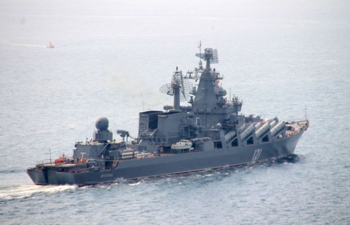 Минобороны сообщило о 27 пропавших и одном погибшем моряке на крейсере "Москва"