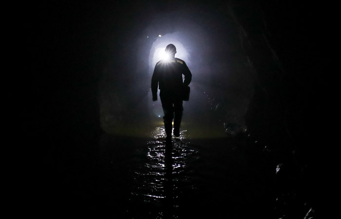 Горняки шахты "Ерунаковская" выведены на поверхность после аварии