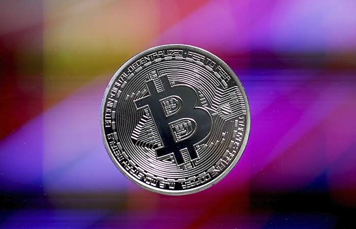 Биткойн растет на планах Fidelity разрешить пополнять пенсионный план криптовалютой