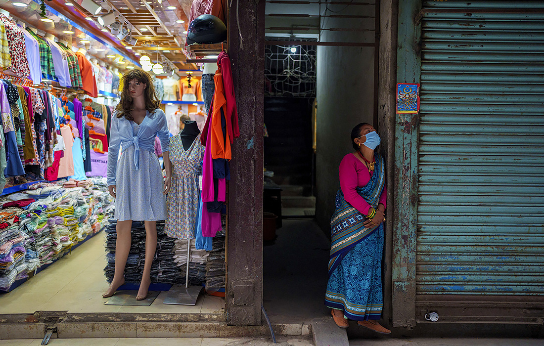 27 апреля. Непал сообщил о 19 новых подтвержденных случаях коронавируса за последние 24 часа, в результате чего общее число инфицированных в стране достигло 978 762 человек.