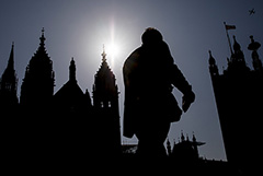 Россия внесла около 300 британских депутатов в ответный "стоп-лист"