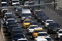 Москвичей предупредили об особо затяжных пробках в пятницу вечером