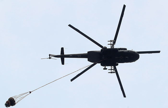 В Забайкалье вертолет Ми-8 опрокинулся при посадке и загорелся