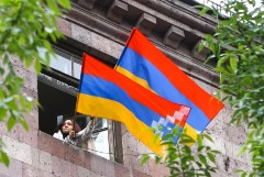 Оппозиция Армении пригрозила заблокировать областные и столичные автодороги