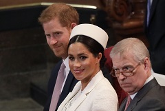Принцы Гарри и Эндрю не выйдут на балкон Букингемского дворца в юбилей Елизаветы II