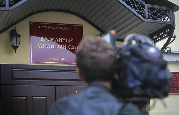 Басманный суд попросили заочно арестовать Александра Невзорова