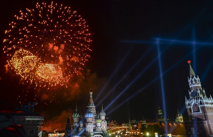 Салют в честь Дня Победы можно будет увидеть в 19 парках Москвы