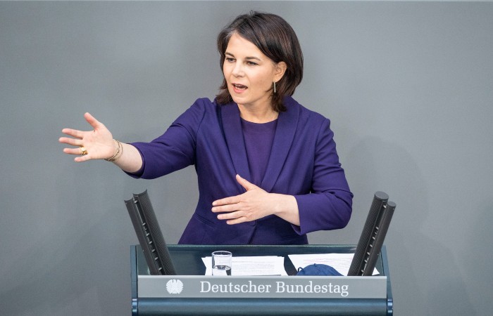 Глава МИД ФРГ заявила о планах Берлина полностью отказаться от энергоресурсов РФ