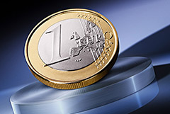 Евро упал до 69 руб. впервые с 20 февраля 2020 года