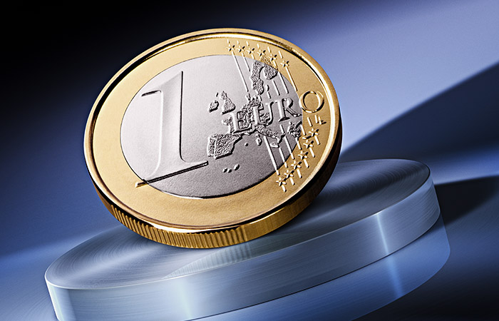 Евро упал до 69 руб. впервые с 20 февраля 2020 года