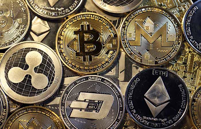 Мантуров счел, что криптовалюты будут легализованы в РФ как платежное средство