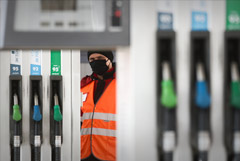 Средние розничные цены на бензин и ДТ в Москве не меняются более месяца