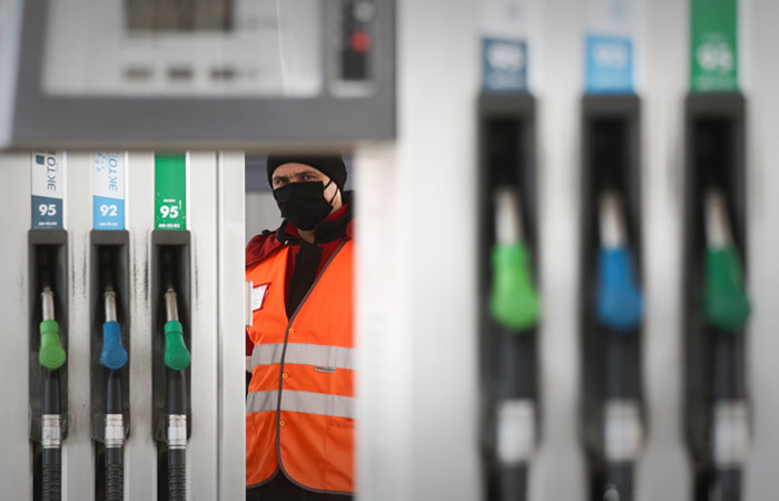Средние розничные цены на бензин и ДТ в Москве не меняются более месяца