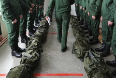 Путин подписал закон об отмене возрастного предела для контрактников