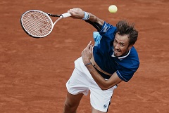 Даниил Медведев выбыл из Roland Garros
