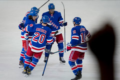 "Рейнджерс" обыграл "Каролину" и вышел в полуфинал Кубка Стэнли НХЛ