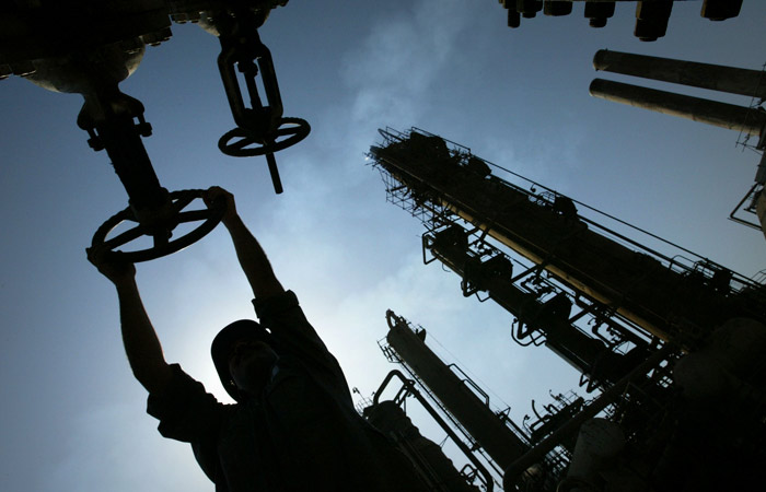 Мир тратит на энергию все больше, нефтяная отрасль нацелена на рост инвестиций в 2022г. Обзор