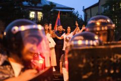 Число пострадавших в столкновениях в Ереване достигло 50 человек