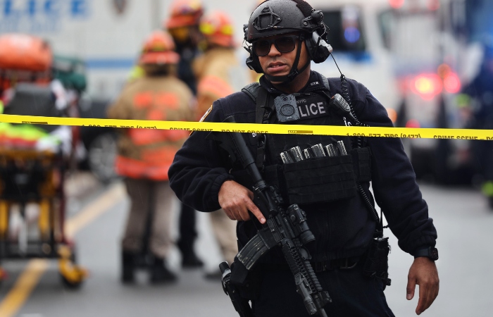 Один человек погиб в результате стрельбы в торговом центре американского Финикса