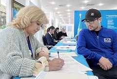 Явка на конституционный референдум казахстанцев за рубежом составила почти 73%