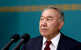 Новая Конституция лишила Назарбаева и его семью части привилегий