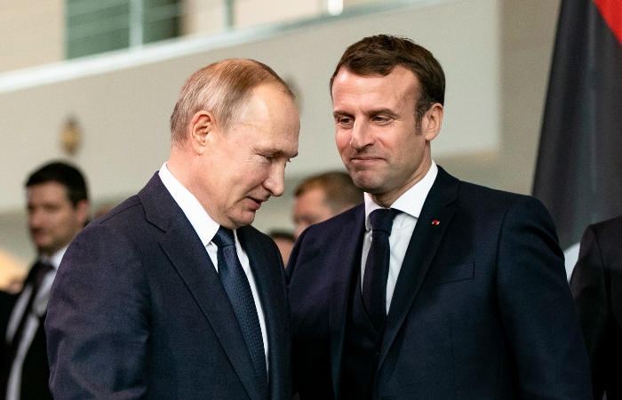 Макрон заявил, что может посетить Россию с визитом при определенных условиях
