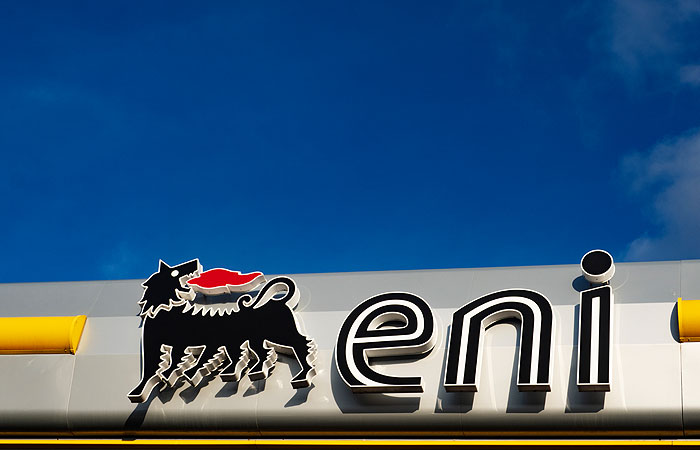 Eni продолжает получать газ из РФ в сокращенном объеме