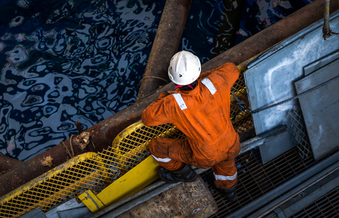 Дорогая нефть пока не отпугивает спрос, но и не притягивает инвестиции. Обзор