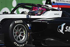 Россиянин пропустит этап "Формулы-3" из-за проблем с британской визой