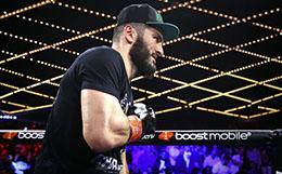 Российский боксер Бетербиев сообщил о получении гражданства Канады