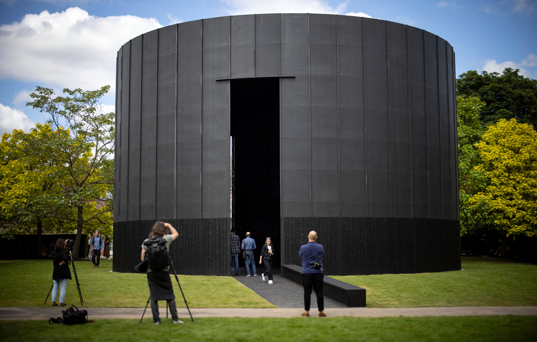 Новый летний павильон галереи Серпентайн представлен в лондонском Гайд-парке