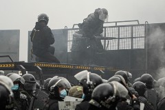 В Алма-Ате в беспорядках погибли 12 сотрудников правоохранительных органов