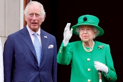 Елизавета II передаст часть королевских обязанностей принцу Чарльзу