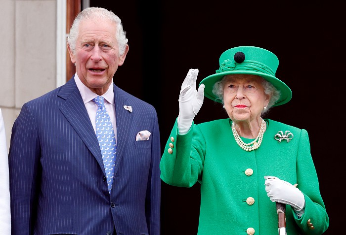 Елизавета II передаст часть королевских обязанностей принцу Чарльзу