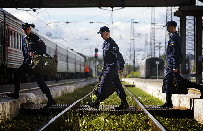 В России более 89 тысяч новых призывников уже направлены к месту службы
