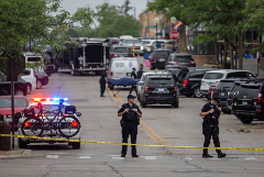 Полиция США назвала имя подозреваемого в стрельбе на параде в пригороде Чикаго