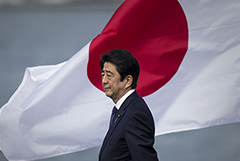 У экс-премьера Японии Абэ зафиксировали остановку сердца