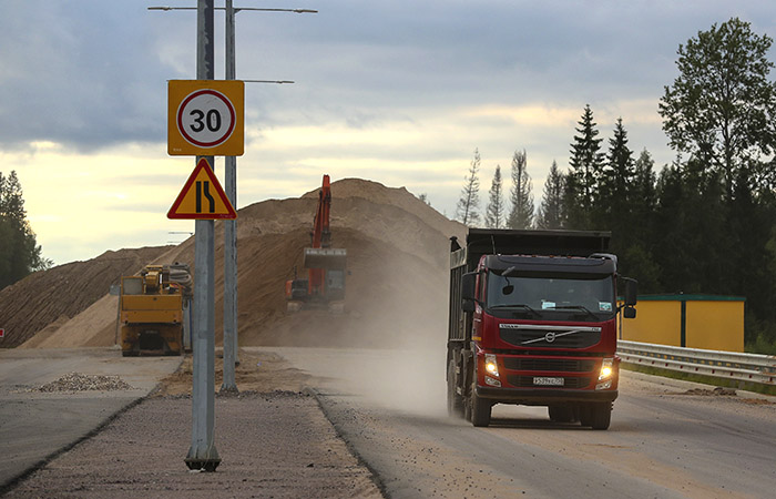 Мишустин поручил выделить 436 млрд руб. из ФНБ на строительство дорог М11 и М12
