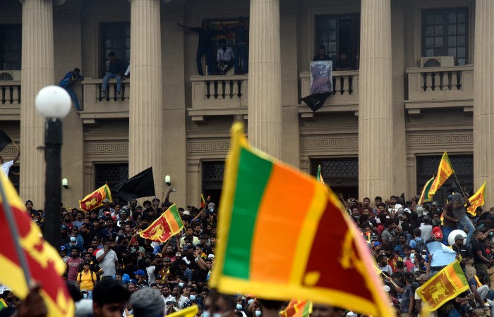 Президент Шри-Ланки покинет пост 13 июля на фоне протестов