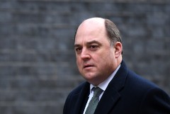 Министр обороны Великобритании Уоллес отказался от участия в гонке за пост премьера