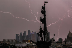 Число погибших во время грозы в Москве увеличилось до двух